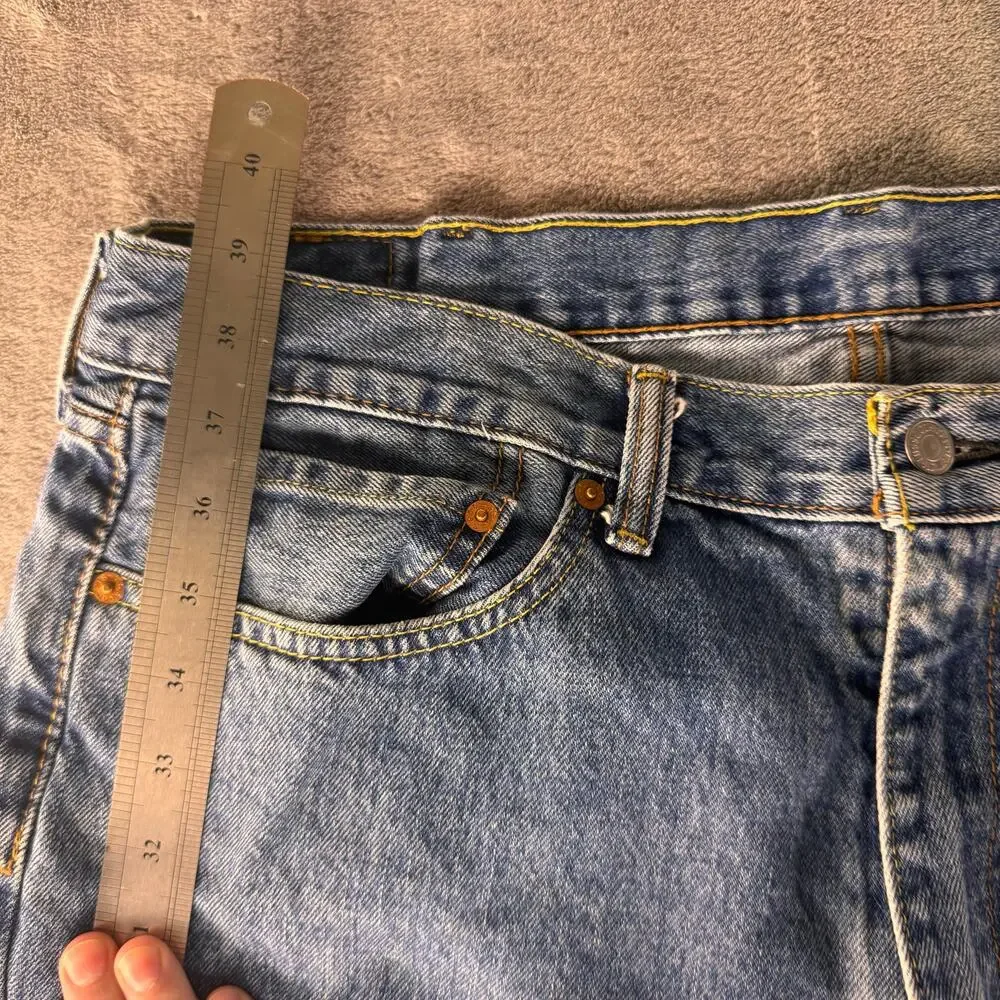 levi’s 505 regular fit men’s jeans W38 L30 medium wash straight leg